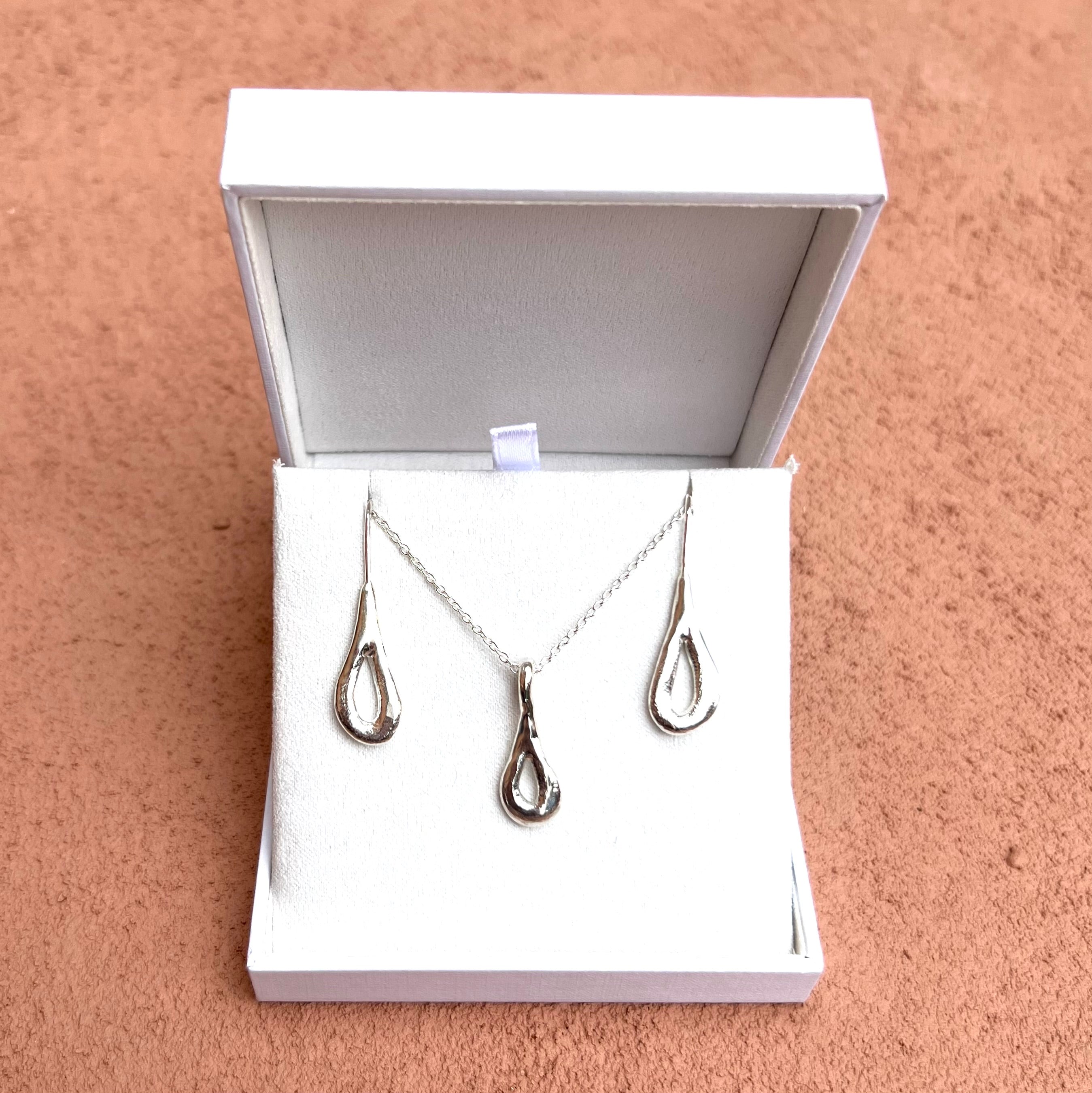 Curve Earrings
