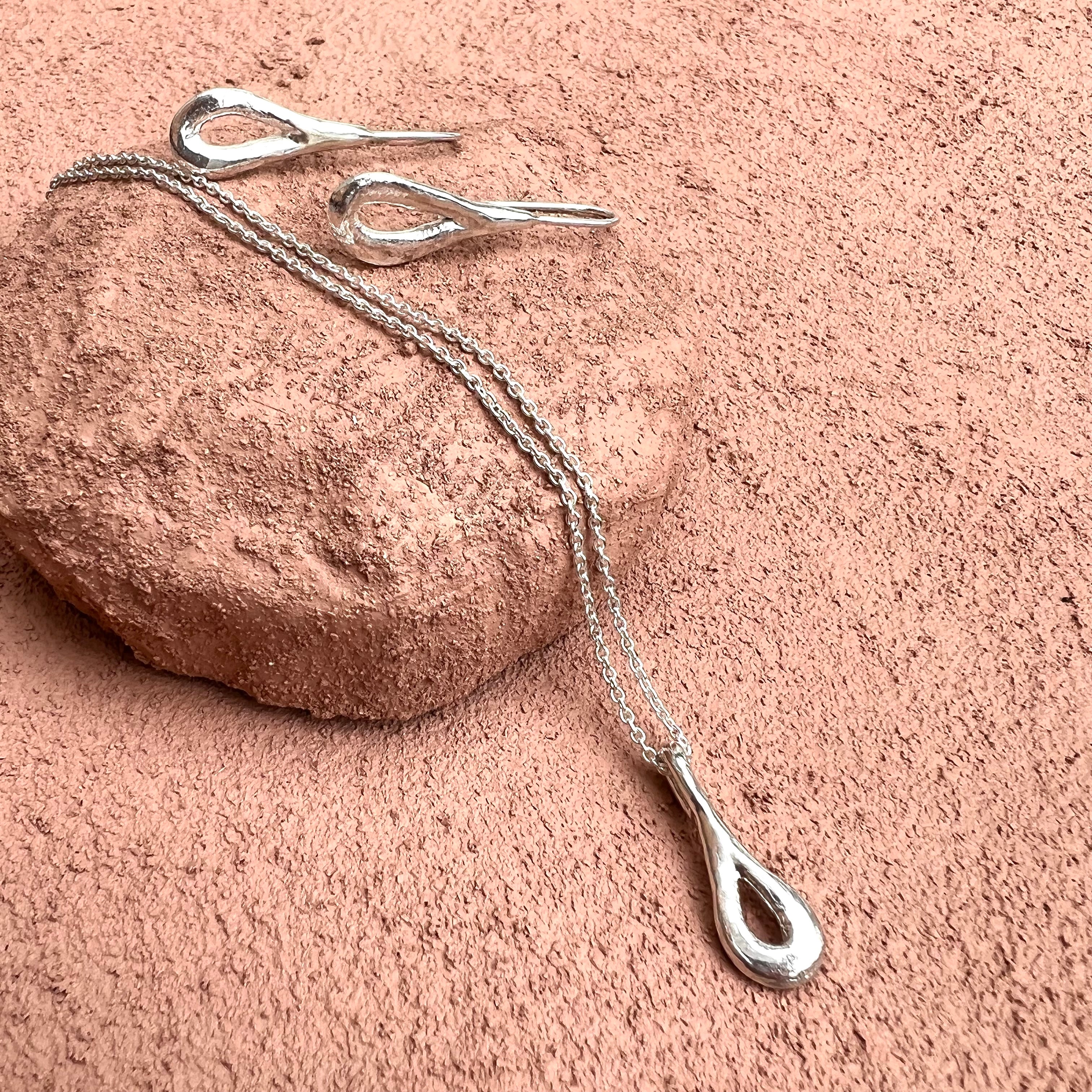 Curve Pendant
