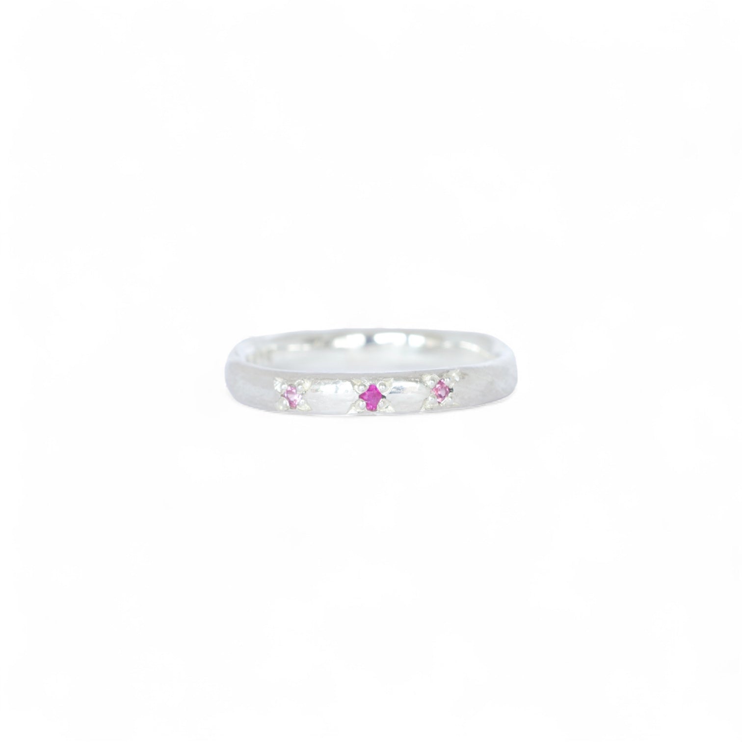 Shimmer sapphire scatter band