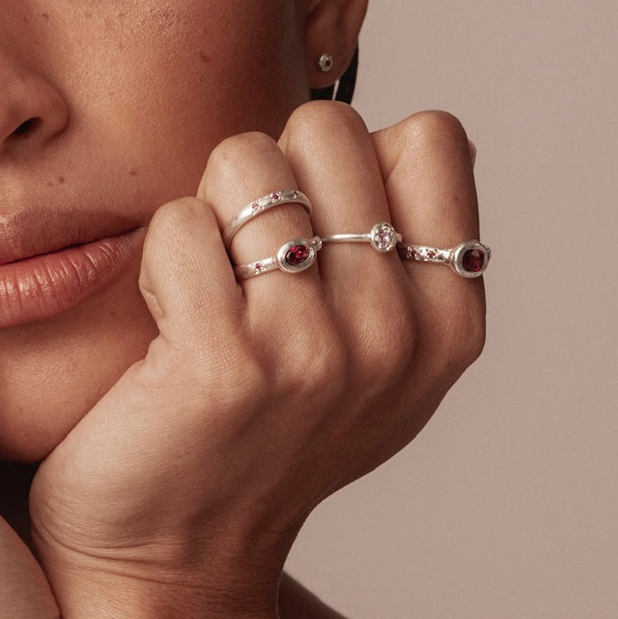 Shimmer sapphire scatter band